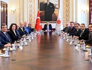 T&uuml;rk Yargısında Tarih&icirc; An: Bakan G&uuml;rlek, Yargıda Birlik Derneği ile Kritik G&ouml;r&uuml;şme Ger&ccedil;ekleştirdi