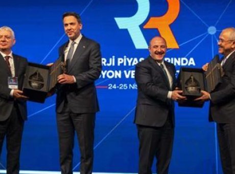 T&uuml;rkiye Enerji Pazarında &Ccedil;ığır A&ccedil;an Strateji: Yatırımcılar Ne D&uuml;ş&uuml;n&uuml;yor?