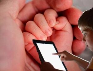 T&uuml;rkiye’de D&ouml;n&uuml;ş&uuml;m: Doğum İzni 24 Haftaya &Ccedil;ıkıyor, Sosyal Medya Yasağı Kapıda!