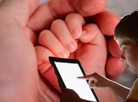 T&uuml;rkiye’de D&ouml;n&uuml;ş&uuml;m: Doğum İzni 24 Haftaya &Ccedil;ıkıyor, Sosyal Medya Yasağı Kapıda!