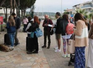 Yunan Adaları'na Kolay Erişim: Kapıda Vize Uygulaması Bir Yıl Daha Devam Ediyor!