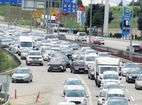 Bayram D&ouml;n&uuml;ş&uuml; &Ccedil;ileye D&ouml;nd&uuml;: 19 Kayıp, 44 Yaralı