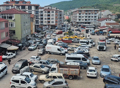 Bayram Yoğunluğu Zirveye Ulaşıyor: Tatil Cennetlerine Akın Başladı!