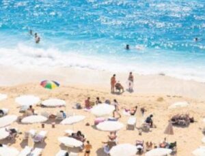 Bayram Yolculukları Başlıyor: 15 Milyon Kişi Yollarda, Ekonomi 200 Milyar Lira Kaza Yapacak!