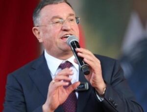 CHP’de Şok Gelişme: Kurultay İptali ve L&uuml;tf&uuml; Savaş’ın İlk Yorumları