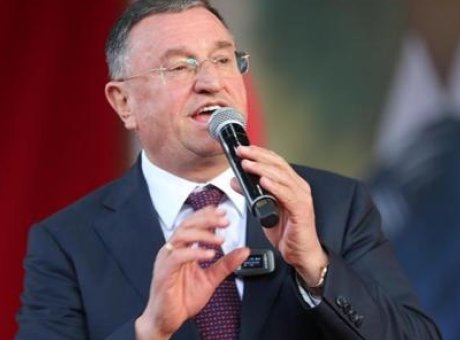 CHP’de Şok Gelişme: Kurultay İptali ve L&uuml;tf&uuml; Savaş’ın İlk Yorumları