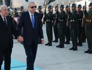 Cezayir Cumhurbaşkanı Tebbun, T&uuml;rkiye’de &Ouml;zel T&ouml;renle Karşılandı!