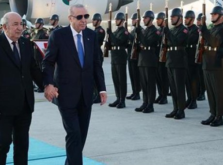Cezayir Cumhurbaşkanı Tebbun, T&uuml;rkiye’de &Ouml;zel T&ouml;renle Karşılandı!