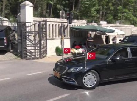 Cumhurbaşkanı Erdoğan Bayram Arifesinde Aile Kabristanını Ziyaret Etti