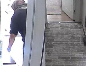 Eldivenli Hırsızın Şaşırtan Y&ouml;ntemi: 20 Bin TL’yi B&ouml;yle &Ccedil;aldı!