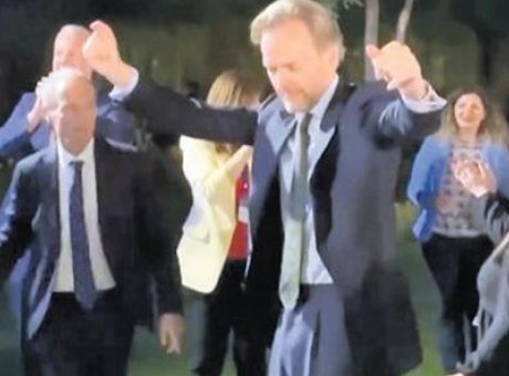 Erik Dalı’nın K&uuml;lt&uuml;rel Y&uuml;kselişi: Diplomasi Arenasında Bile Dans Ediliyor!