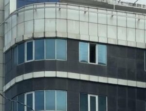 Hastanede Şok Gelişme: Bı&ccedil;aklanan Gen&ccedil;, 10. Kattan D&uuml;şerek Hayatını Kaybetti