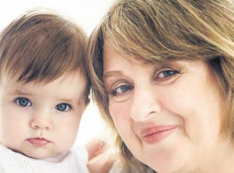 İleri Yaşta Annelik M&uuml;mk&uuml;n! Uzmanlar &Ccedil;arpıcı Y&ouml;ntemleri A&ccedil;ıkladı