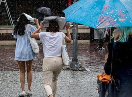İstanbul&rsquo;a Yağmur Alarmı: 4 İl&ccedil;ede Kuvvetli Yağış Bekleniyor!