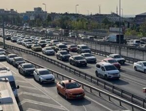İstanbul’da Akşam Trafiği Şok Edici Yoğunlukta! İşte Sebepler…