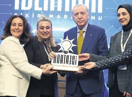 Kadınların G&uuml;&ccedil;lenme S&uuml;reci: AK Parti D&ouml;neminde Ger&ccedil;ekleşen Değişimler