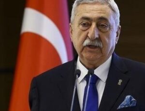 Kredi Kartı Bor&ccedil;ları Krizinde &Ccedil;&ouml;z&uuml;m Arayışı: Esnaf ve Vatandaş Ne Yapmalı?