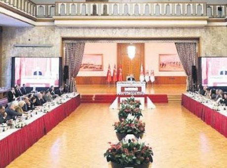 Kurban Bayramı Sonrası: Siyasi Partiler ve &Ouml;calan&rsquo;ın Yasa Teklifi &Uuml;zerine Kritik G&ouml;r&uuml;şmeler