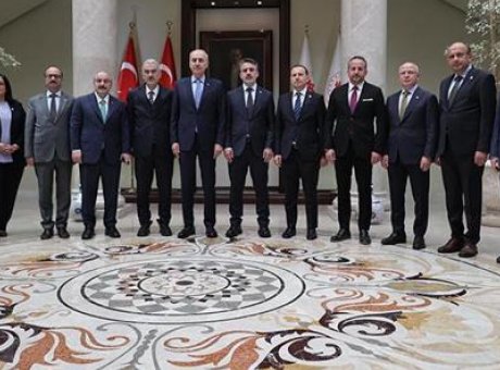 K&uuml;resel Adalet Arayışı: TBMM Başkanı Kurtulmuş’tan Vahşi Kapitalizme Sert Eleştiri