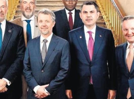 K&uuml;resel İklim Eyleminin Zirvesi: Danimarka Kralı, Bakanlarla Bir Araya Geldi