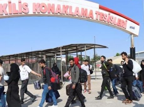Suriyelilerin T&uuml;rkiye’den G&ouml;n&uuml;ll&uuml; D&ouml;n&uuml;ş&uuml;: Bakanlıktan &Ccedil;arpıcı A&ccedil;ıklama