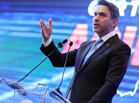 T&uuml;rkiye, Yenilenebilir Enerjide Rekor Kırmaya Hazırlanıyor: 120 Bin Megavat Hedefi!