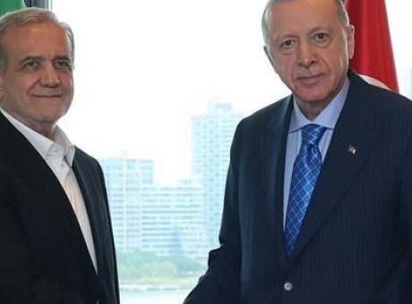 T&uuml;rkiye ve İran Liderlerinden Kritik Telefon G&ouml;r&uuml;şmesi: Barış Mesajı Verildi