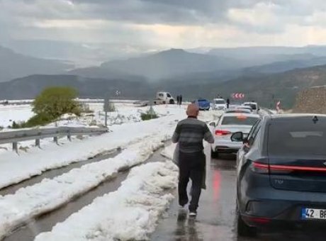 T&uuml;rkiye’de Doğa Afeti: Sel ve Dolu Hayatı Fel&ccedil; Etti!