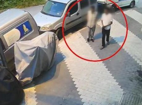 13 Yaşındaki &Ccedil;ocuk, &Ccedil;aldığı Minib&uuml;sle İstanbul’u Turladı!