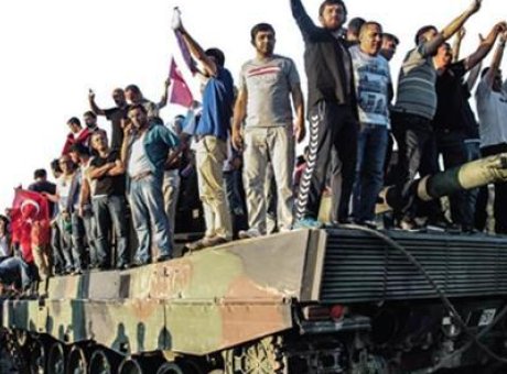 15 Temmuz’da Unutulmaz Anlar: 253 &Ccedil;ocuk Hafız ve Dev Bayraklar ile Anma Etkinlikleri