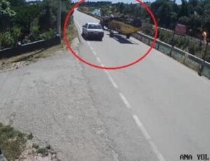 Antalya’da Şok Anlar: Motosikletten Saniyelerle Kurtulanlar Hayatlarını Kılpayı Kurtardı!