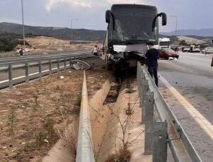 Aydın’da Otob&uuml;s ve Ara&ccedil; &Ccedil;arpıştı: 9 Yaralı, Hayati Tehlike Yok