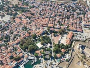 Bozcaada’ya Girişte Yeni D&ouml;nem: 19-32 Kişilik Ara&ccedil;lar Yasaklandı!