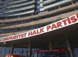 CHP'de Şok Değişim: Antalya ve Kayseri İl Başkanları G&ouml;revden Alındı!