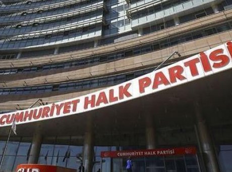 CHP’de Şok Değişim: Antalya ve Kayseri İl Başkanları G&ouml;revden Alındı!
