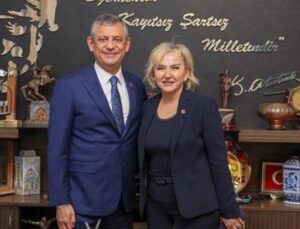 CHP’de Şok İstifa: Nimet &Ouml;zdemir Parti Savaşına Katıldı
