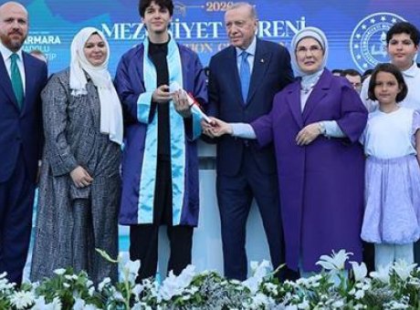 Cumhurbaşkanı Erdoğan, Torunuyla Mezuniyet Sevinci Yaşadı!