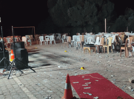 D&uuml;ğ&uuml;n T&ouml;reninde Kanlı Saldırı: 1 &Ccedil;ocuk Hayatını Kaybetti, 4 Yaralı