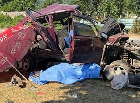 D&uuml;zce&rsquo;de Feci Kaza: 77 Yaşındaki Adam Hayatını Kaybetti, Milletvekili ile Oğlu Yaralı
