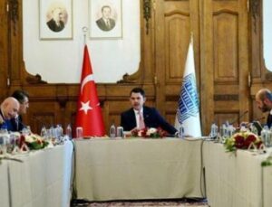 Finans Sekt&ouml;r&uuml;nden Yeşil D&ouml;n&uuml;ş&uuml;me Fırsat: Bakan Kurum’dan &Ccedil;arpıcı A&ccedil;ıklama