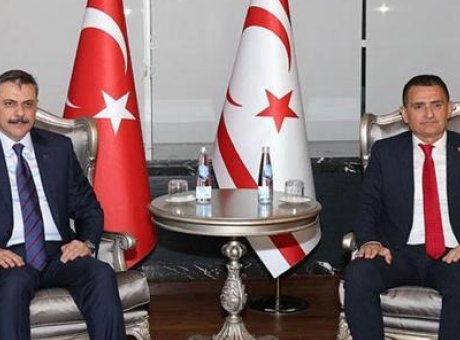 KKTC’de Tarihi G&ouml;r&uuml;şmeler: Bakan &Ccedil;ift&ccedil;i’den &Ouml;nemli Temaslar