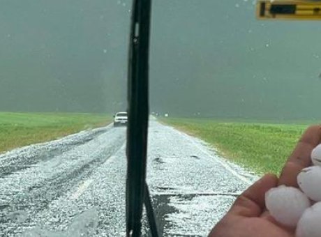 Kars’ta Dolu Faciası: Ara&ccedil;lar Delik Deşik, Tarım Alanları Yok Oluyor!