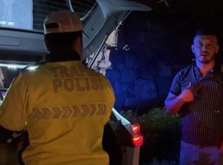 Kayseri’de Alkoll&uuml; ve Ehliyetsiz S&uuml;r&uuml;c&uuml;, Yangın Yerine Geldi! Cezası 65 Bin TL