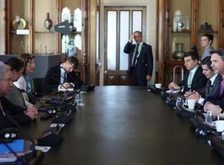 K&uuml;resel Enerji D&ouml;n&uuml;ş&uuml;m&uuml;nde T&uuml;rkiye’nin Stratejik Rol&uuml;: Bakan Bayraktar’dan &Ouml;nemli A&ccedil;ıklamalar