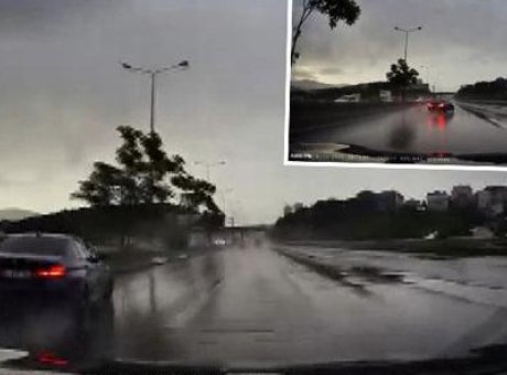 Maltepe’de Yağışlı Havada Dehşet Anları: Otomobil Bariyere &Ccedil;arptı!