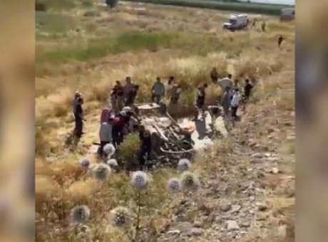 Şanlıurfa’da Dehşet Anları: Otomobil Şarampole Yuvarlandı, Hayat Kayıpları Var