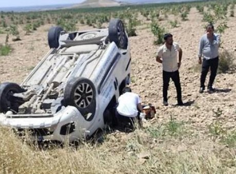 Şanlıurfa’da Sağlık Aracı Devrildi: Bir G&ouml;revli Yaralandı, Olayın Ayrıntıları Şok Ediyor!
