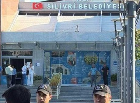 Silivri Belediyesi’nde Yolsuzluk Dalgası: Başkan ve 17 Ş&uuml;pheli G&ouml;zaltında!