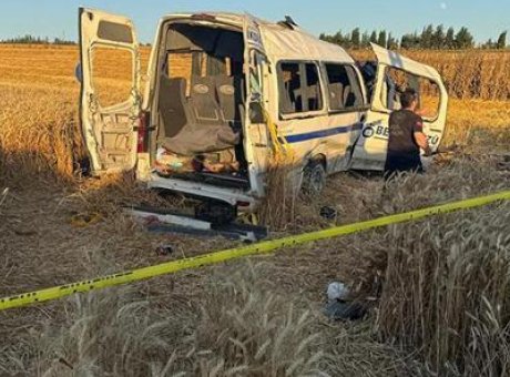 Silivri’de Minib&uuml;s Devrildi: İki Can Hayatını Kaybetti, On Yaralı