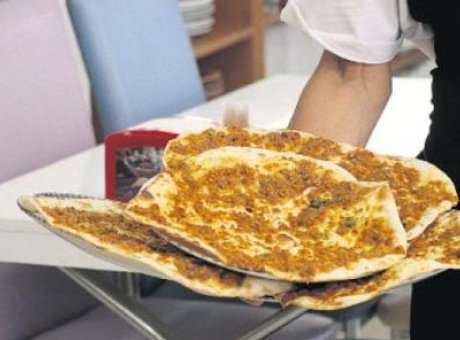 Sivas’ta Lahmacun Krizi: 50 TL’ye Satılan Lezzet Neden Tartışma Yarattı?